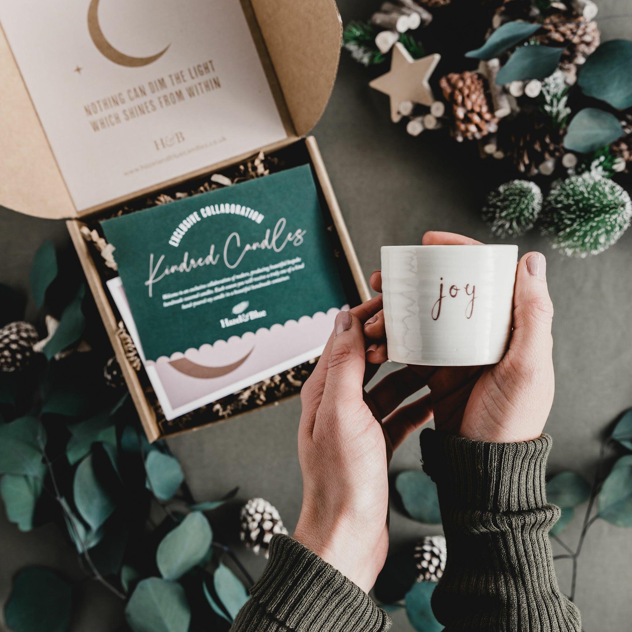 2110HazelandBlue-3166 Joy christmas soy scented candle festive scent porcelain ceramic orange cinnamon and clove